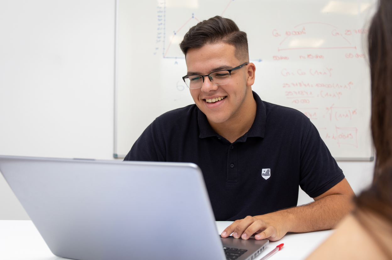 Estudiante MEDAC Comercio Internacional