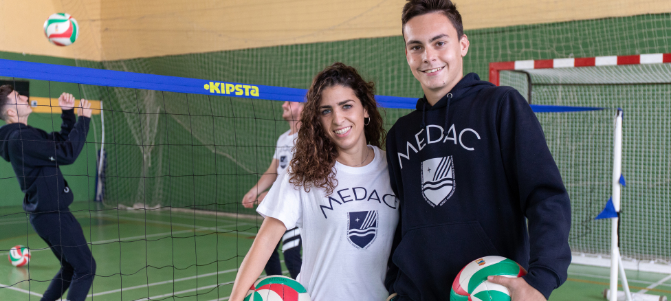 Estudiantes de Medac en el polideportivo