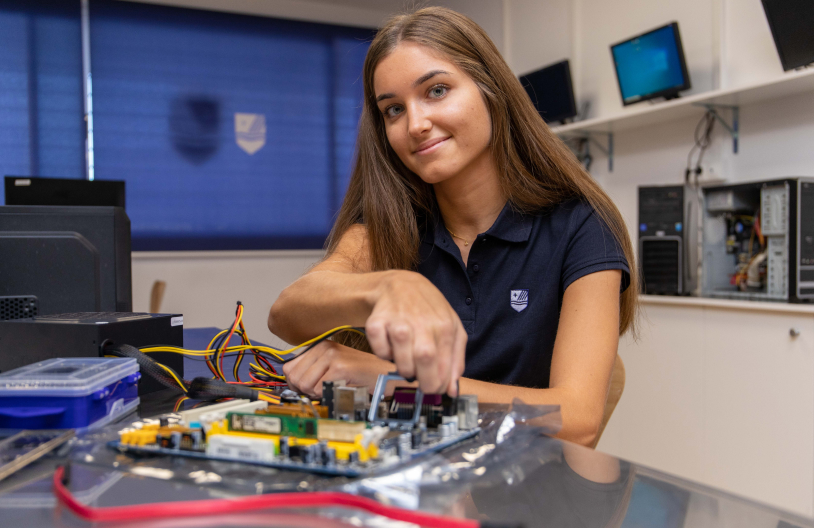 Estudiante de MEDAC en Sistemas Microinformáticos