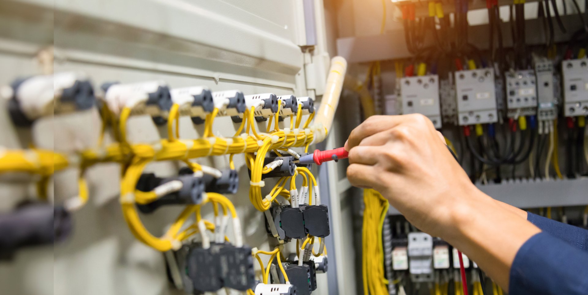 estudiante electricidad