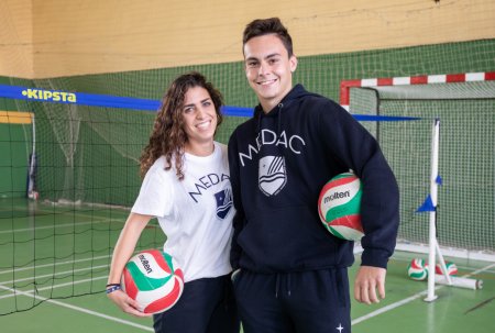 Estudiantes de Medac en el polideportivo